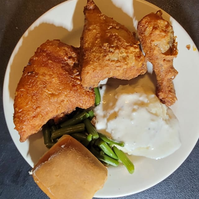 3 Piece Fried Chicken Dinner.